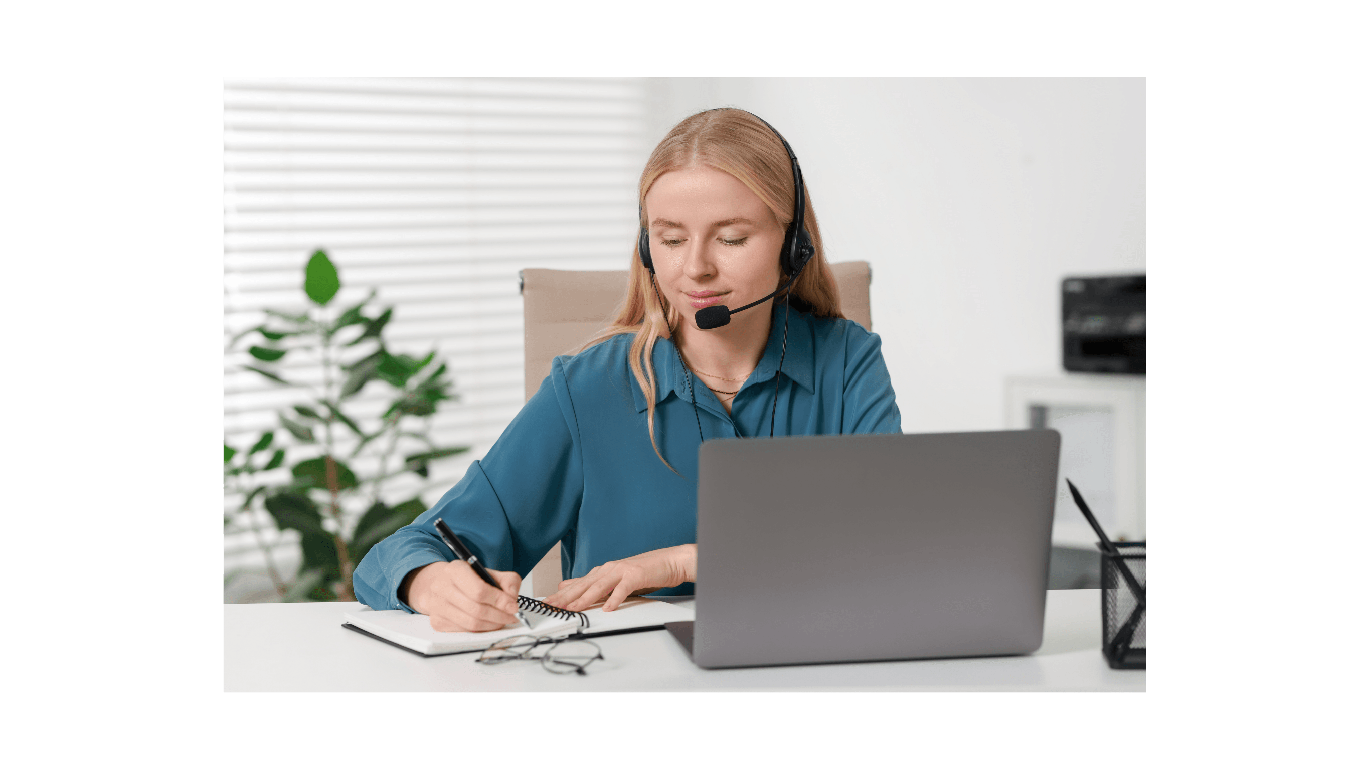 Interpreter taking notes during a remote session